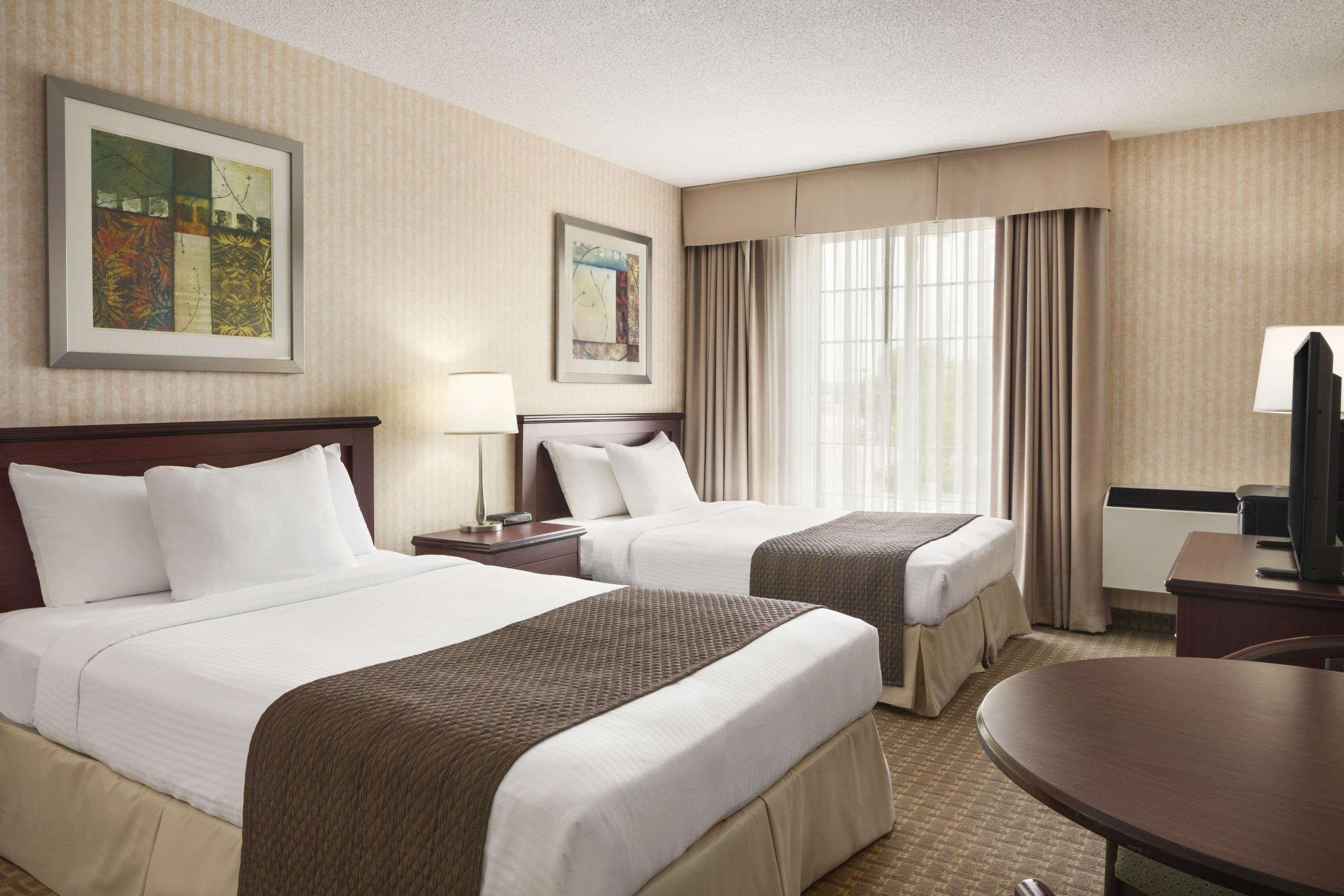 Days Inn By Wyndham Brantford Exteriör bild